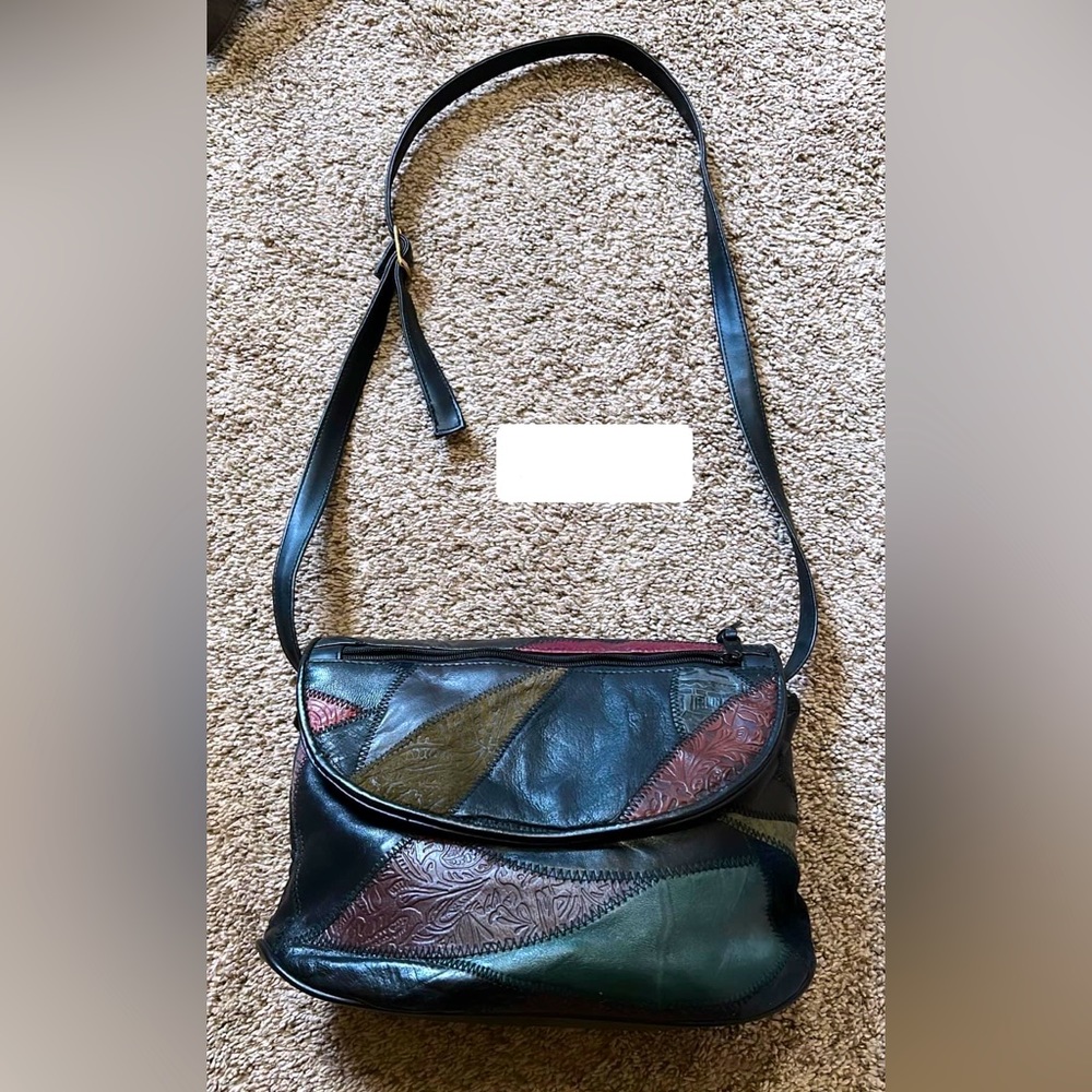 BS Multicolored/Black Purse with 3 Zipper Pouches